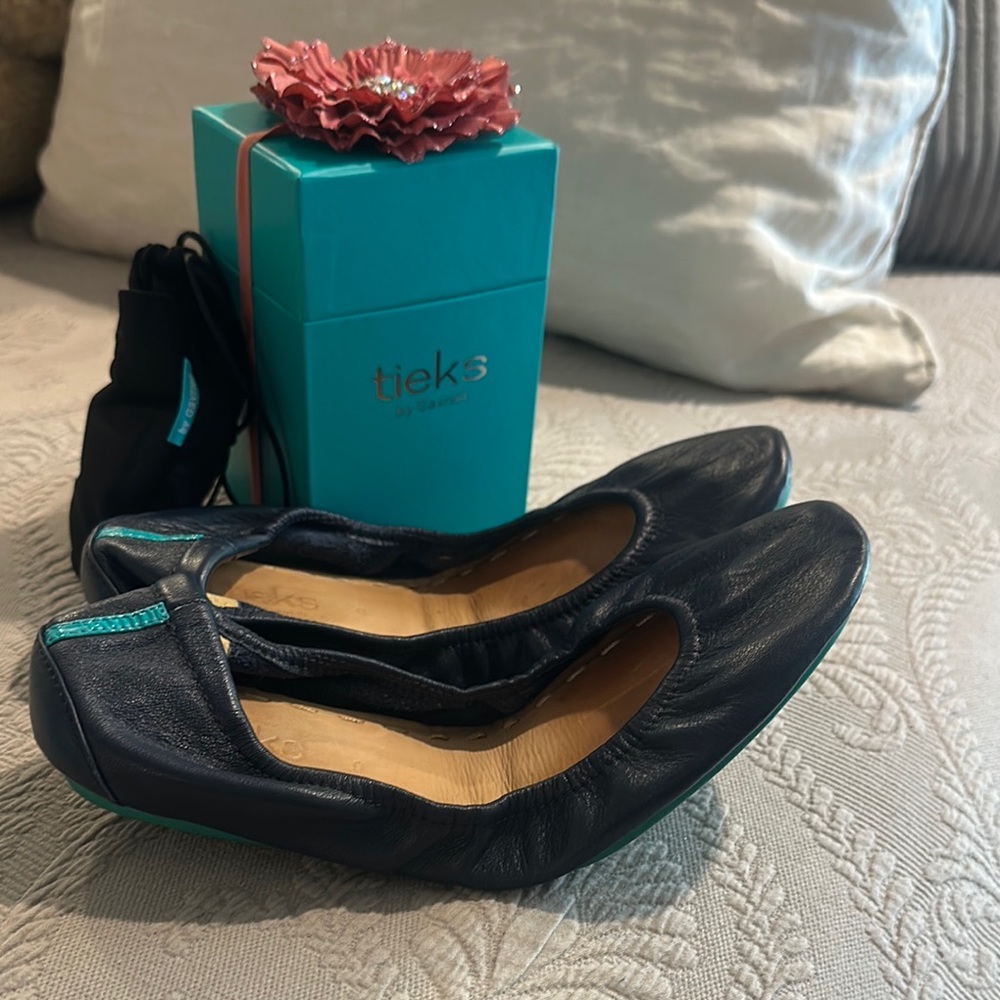 California Navy tieks Ballet Flats